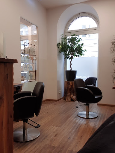 KIRSTENKUNZE – Friseur – Vienna