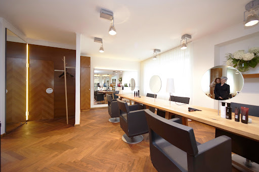 Kronlachner the concept Attnang-Puchheim Friseur und Mode – Attnang-Puchheim