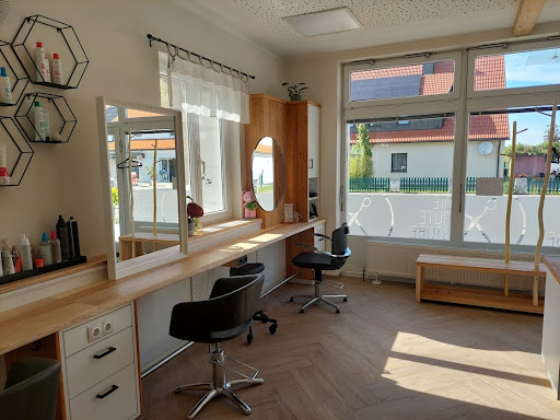 Die gute Stube – Ihr Wohlfühlfriseur in St. Valentin – St Valentin