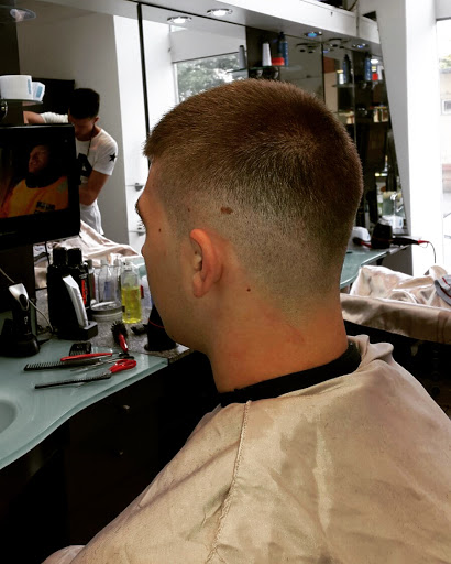 FRiSEUR GÜLER – Vienna