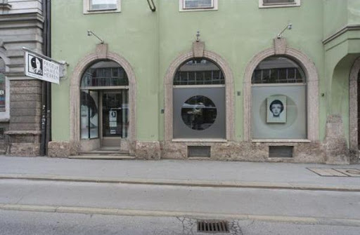 Head’s by Martin Tauber – Innsbruck