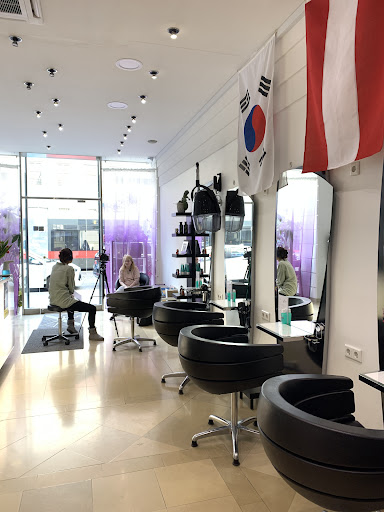 Lee Hair – Vienna