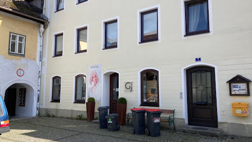 Gregory John Salon – Traunkirchen
