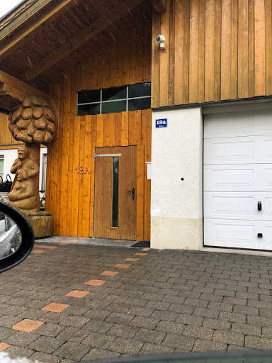 Monis Frisörsalon – Schattwald