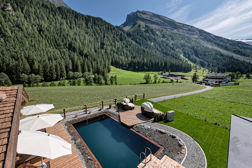 Alpinhotel Berghaus – Spa & Wellnesshotel – Tux