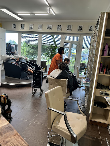 Barberella‘s Vorstadtsalon – Techelsberg