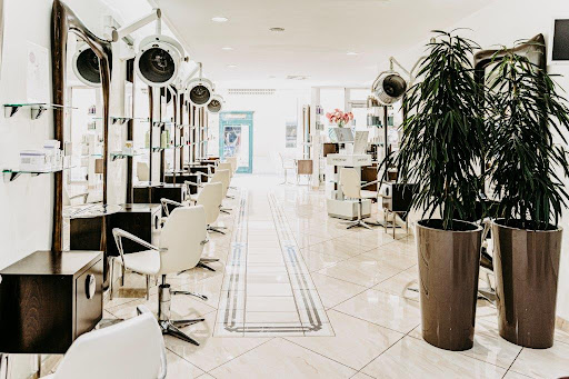 Bettina Reisinger Friseur und mehr , La Biosthetique Salon – Schwertberg