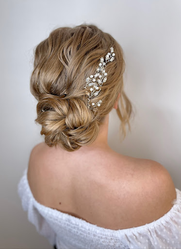 Carina Binder Hair & Make Up Artist – Göttelsberg