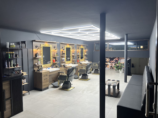 Charisma Barbershop – Zirl
