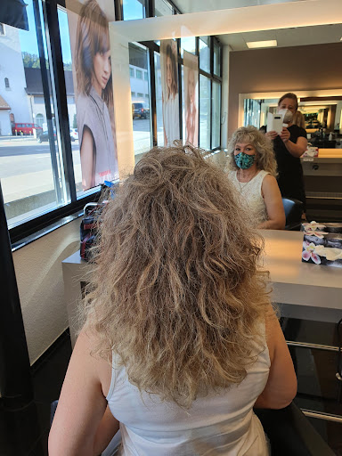 Coiffure Uno – Wald