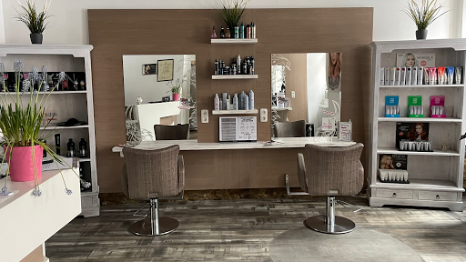 Fönix der Trendfriseur / Permanent Make-up Artist – Annaberg-Buchholz