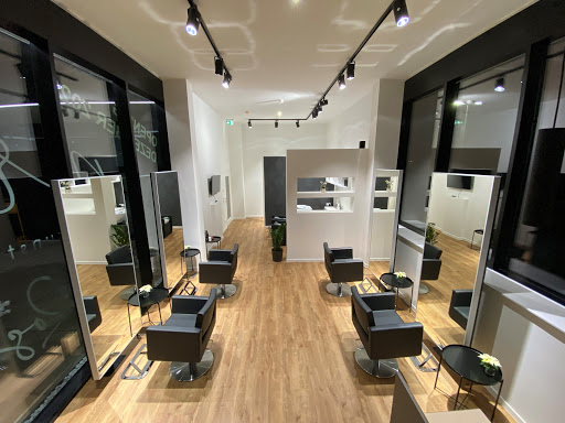Friseurkunst by Nina Roschitz – Graz