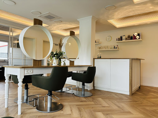 Friseurmeisterin Verena – Mainburg
