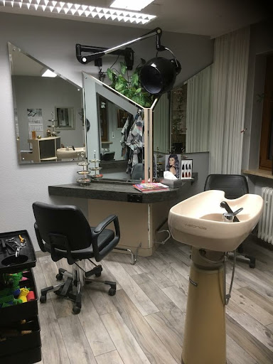 Friseursalon Neser – Grub am Forst