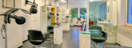 Haarstudio Barbara – Taxenbach