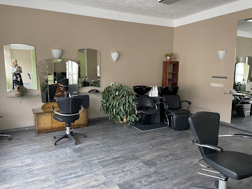 Haarstudio Coiffeur Markéta – Kranzberg