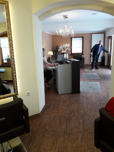 Haarstudio Haarmonie – Neuhaus an der Pegnitz