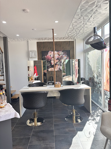 Hair Dreams by Nicole – Meissen