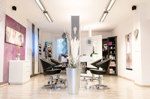 Hairstyling À LA CUT – Gralla