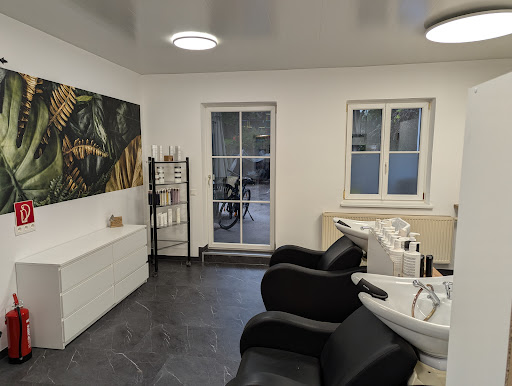 Hairstylist Denise – Pyhra