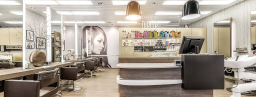 Hairstylist Pierre (Haag) – Sennwald