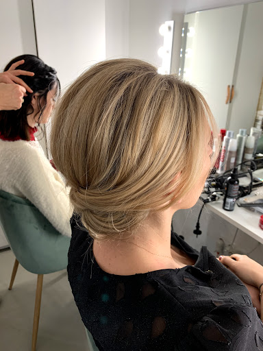 Henriette Hair & Make-Up, Ihre Friseurmeisterin – Brunn am Gebirge