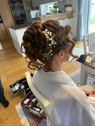Huber Daniela – Mobile Friseurin & Stylistin in St. Valentin und Umgebung – St Valentin