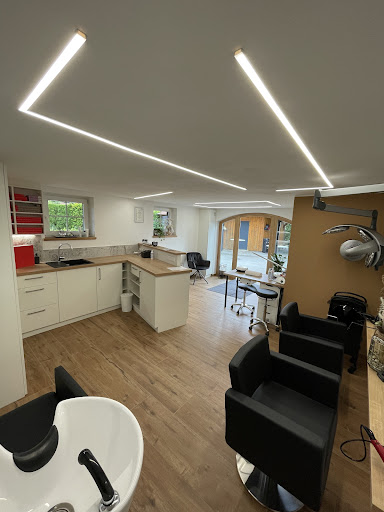 Kreativ Hair by Kerstin Hauer – Rohrbach bei Waltersdorf