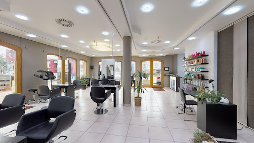 Podium Crafts Hairdressers – Strassen