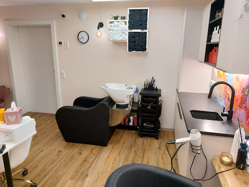 Sabine`s Salon 92 Haar u. Nageldesign – Riegersburg