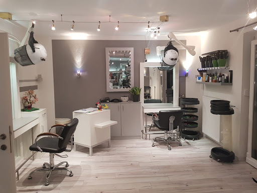 Salon Dunkelbunt – Niederottnang