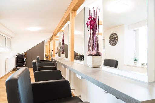 Salon Hair-Cut by Birgit – Pucking
