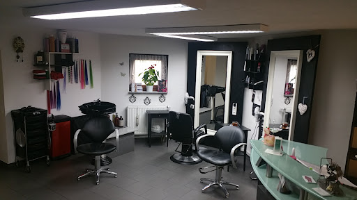 Salone Rubino; Rita Rubino Friseurbetrieb – Neuweiler