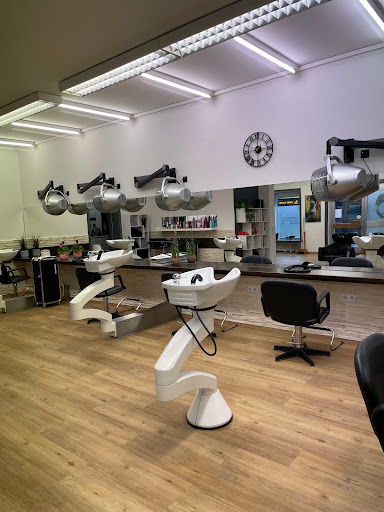 Schnitt & Style by Julia – Söll