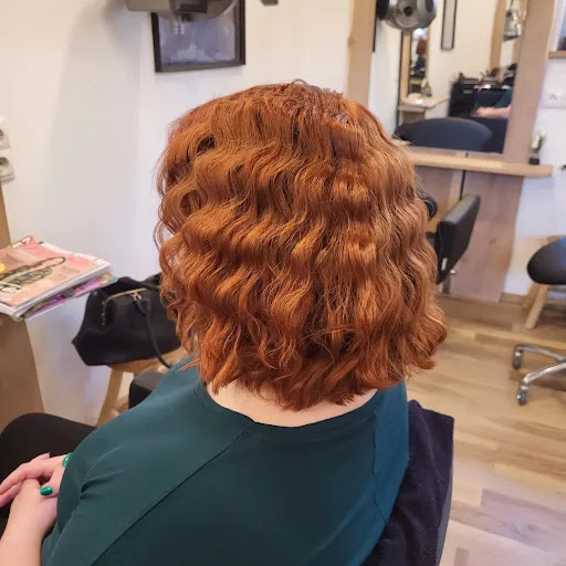 Schnitt Stadl natürlich schönes Haar – Hitzendorf