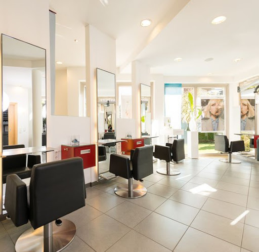Schnittgenau Friseure – Manuela Deutinger – Maria Alm