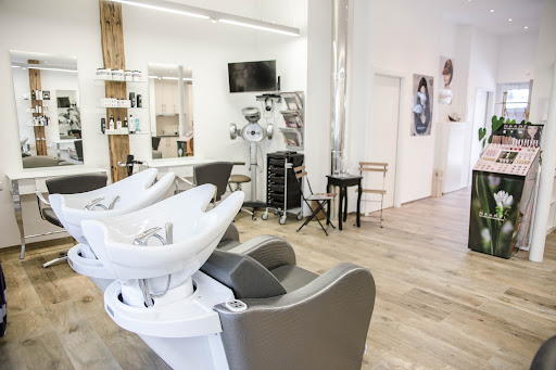 Schnittlinie Haare&MakeUp – Christine Schratzberger – Kirchdorf in Tirol