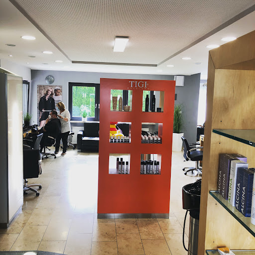 Singer Michael hairdressers – Dörfles-Esbach