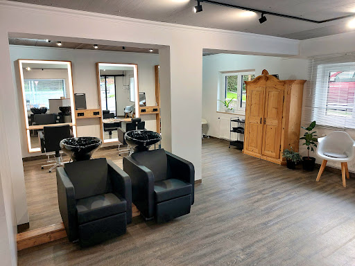 Theresa Holzer HAIR – Viehhofen