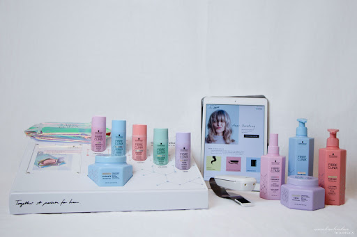 Trés Chique Monique Mobile Friseurmeisterin – Böheimkirchen